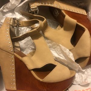 Suede and Wooden Detailed Wedges